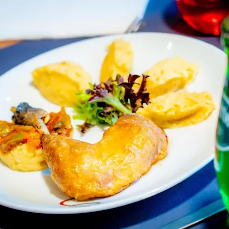 Hotel Campanile Viré