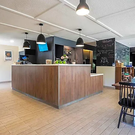 Hotel Campanile Viré