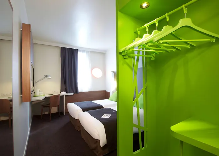 Hotel Campanile Viré